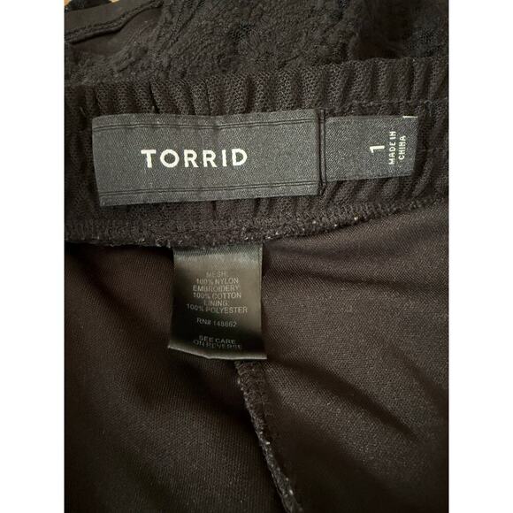 Torrid Pull-On Stretch Mesh Mid-Rise Short Womens Sz 1 1X Black Lace Embroidered - Picture 6 of 7